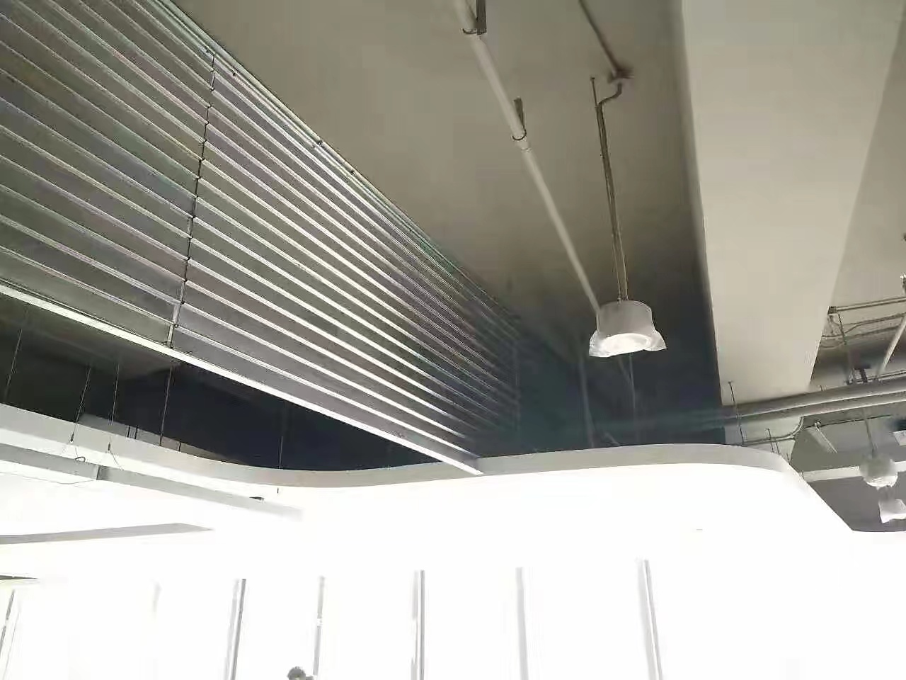 擋煙垂壁有幾種材質(zhì)？各自的特點是什么？(圖8)